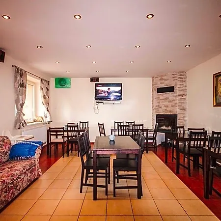 Pod Lesom Lodge *
