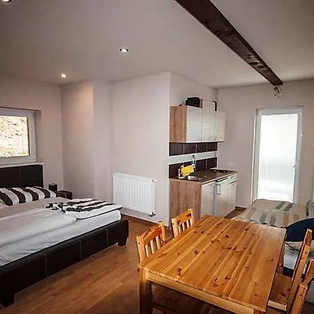 Pod Lesom Lodge Drienica