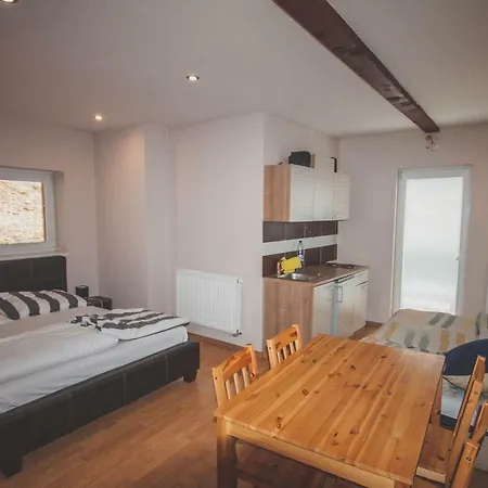 Alojamento de Turismo Selvagem Pod Lesom